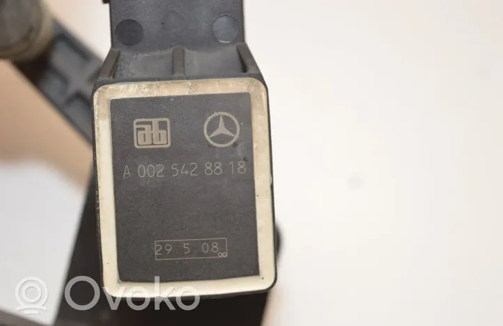 Mercedes-Benz SL R230 Aizmugurē balstiekārtas augstuma sensors A2303200489