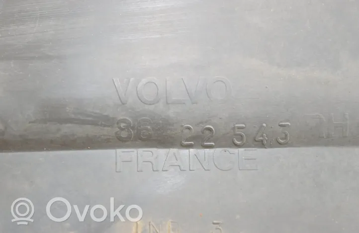 Volvo XC70 Nadkole przednie 8622543