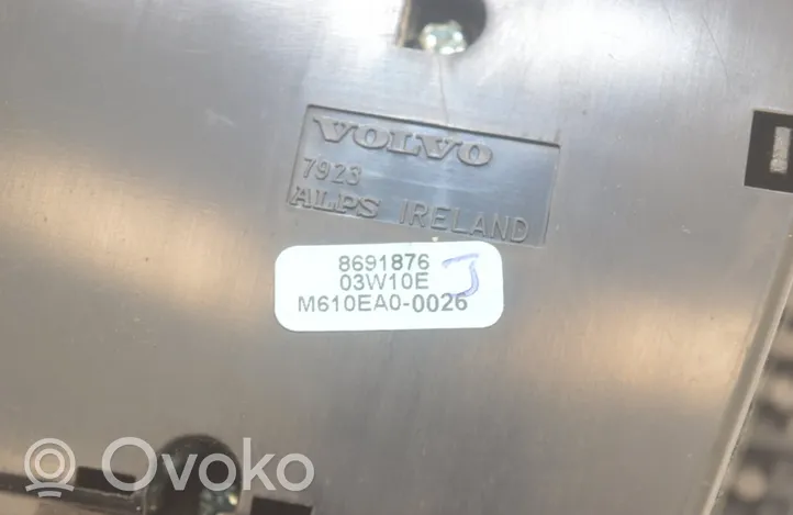 Volvo XC70 Panel klimatyzacji 8691876