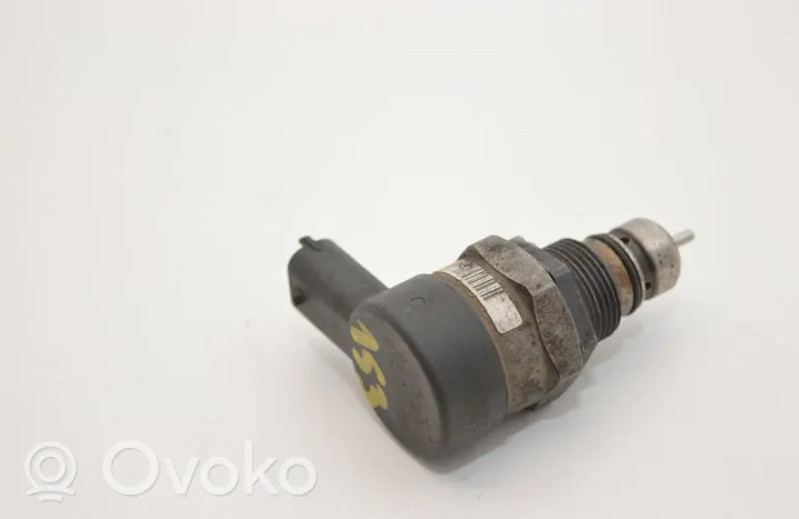 Volvo XC70 Regulator ciśnienia paliwa 0281002712