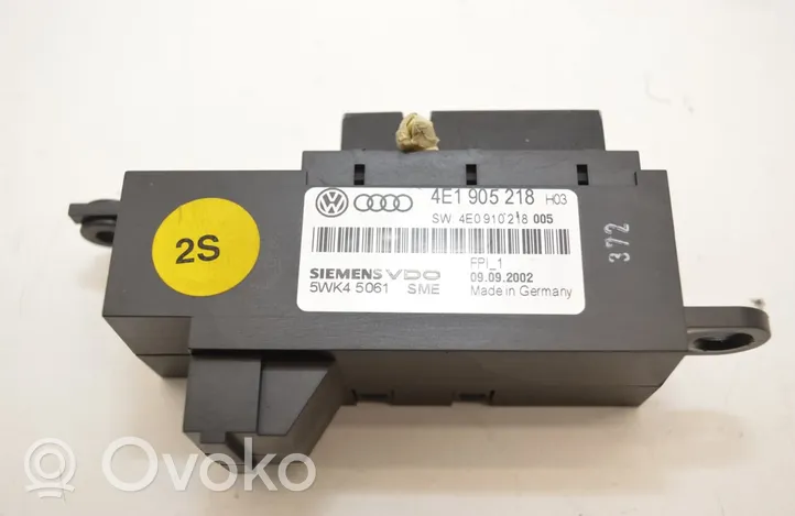 Audi A8 S8 D3 4E Moottorin start-stop-painike/kytkin 5WK45061