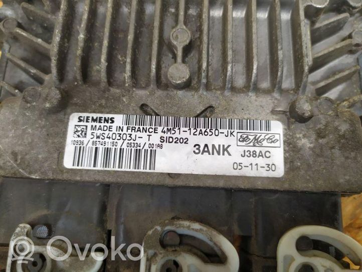 Dodge Caravan Unidad de control/módulo ECU del motor 4M51-12A650-JK