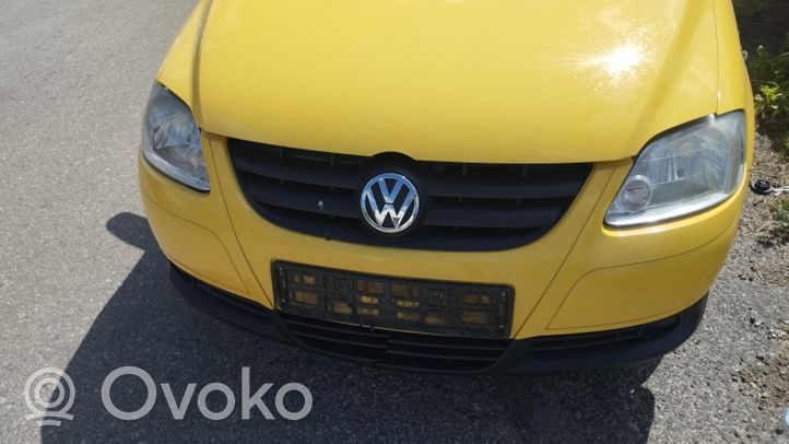 Volkswagen Fox Błotnik przedni 