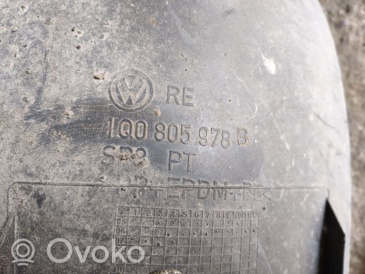 Volkswagen Eos Revestimientos de la aleta antisalpicaduras delanteros 1Q0805978B