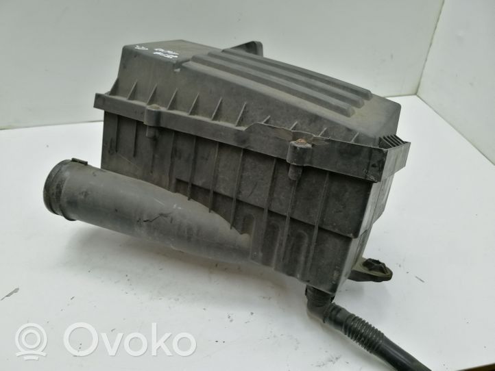 Volkswagen Jetta VI Caja del filtro de aire 3C0121601CA