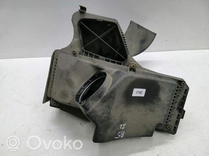 Audi A5 Sportback 8TA Ilmansuodattimen kotelo 8K0133837T