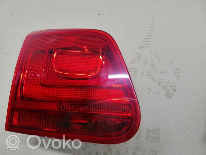 Volkswagen Tiguan Aizmugurējais lukturis pārsegā 5N0945093J