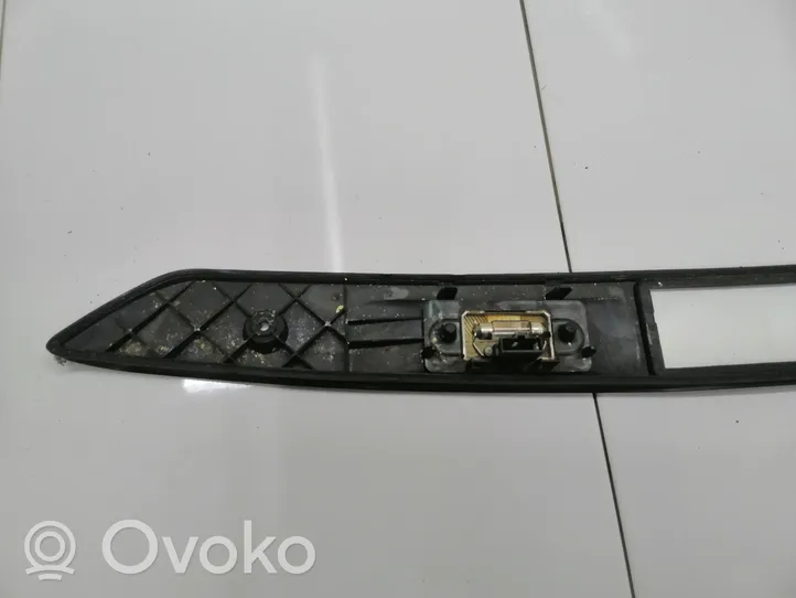 Volkswagen Tiguan Takaluukun rekisterikilven valon palkki 5N0827287A