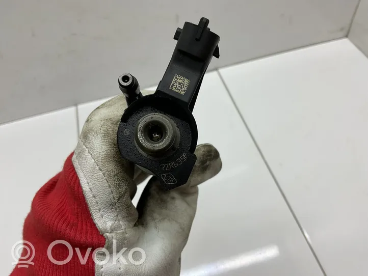 Nissan Qashqai+2 Fuel injector 954766H82828929