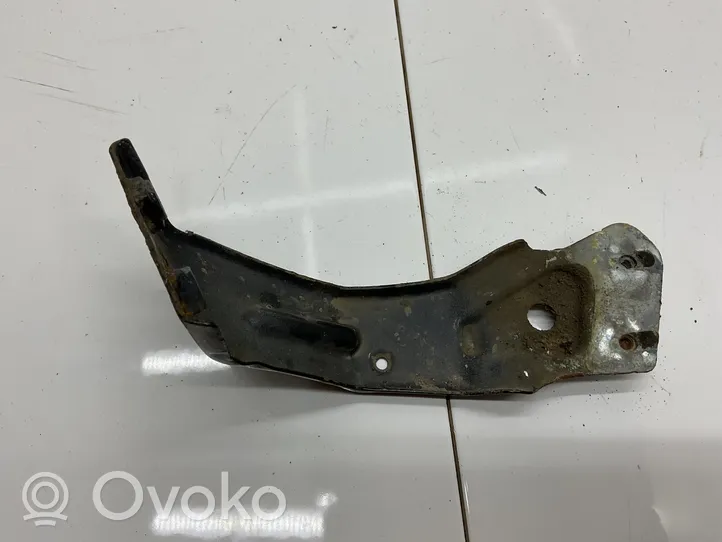 Volkswagen Jetta VI Supporto di montaggio del parafango 5C6821138