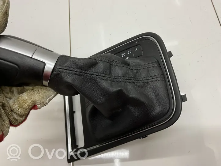 Volkswagen Jetta VI Rivestimento in pelle/manopola della leva del cambio 5C8713203H