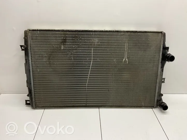 Volkswagen PASSAT B7 Radiateur de refroidissement 1K0121253AA