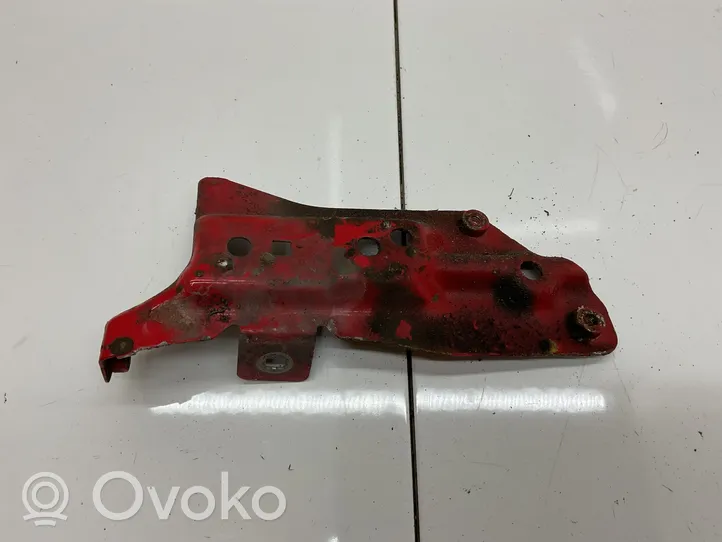 Audi A3 S3 8P Fender mounting bracket 8P0821136A