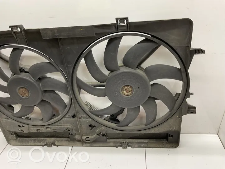 Audi A7 S7 4G Ventilatore di raffreddamento elettrico del radiatore 8K0121003M