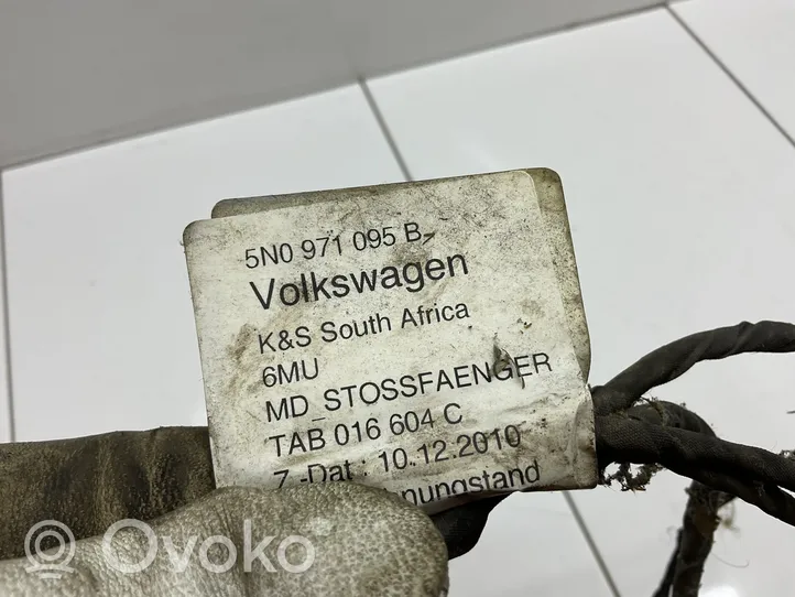 Volkswagen Tiguan Parkošanas (PDC) sensoru vadu instalācija 5N0971095B