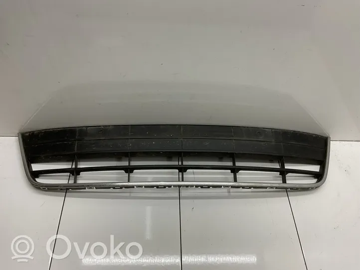 Volkswagen Tiguan Etupuskurin alempi jäähdytinsäleikkö 5N0853677E