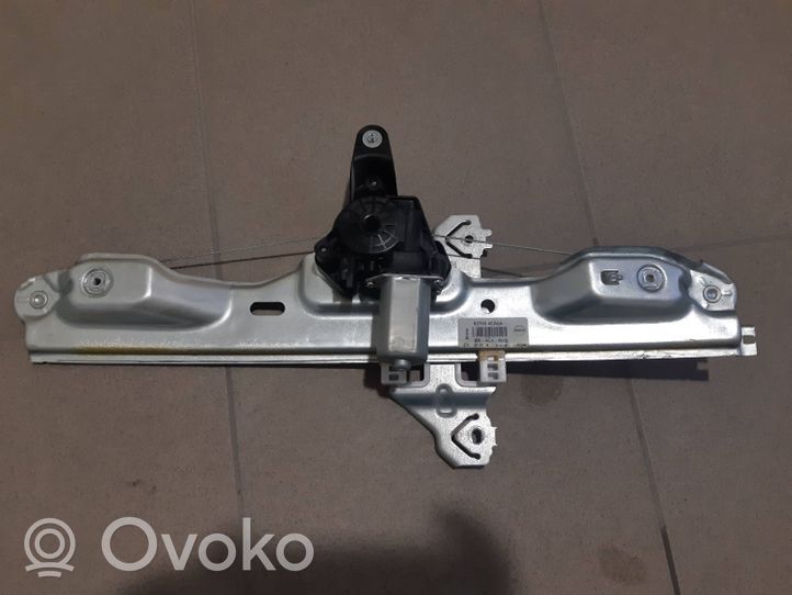 Nissan Qashqai Galinis varikliukas langų pakėlėjo 827004EA0A