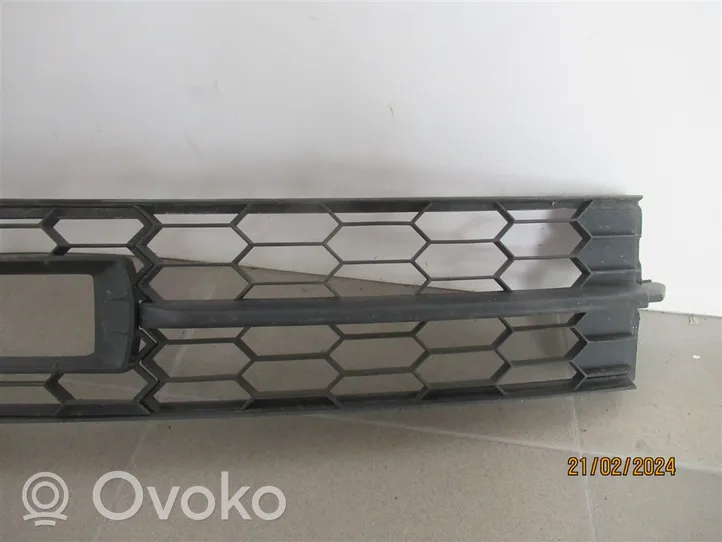 Skoda Rapid (NH) Grille inférieure de pare-chocs avant 5JA853631B