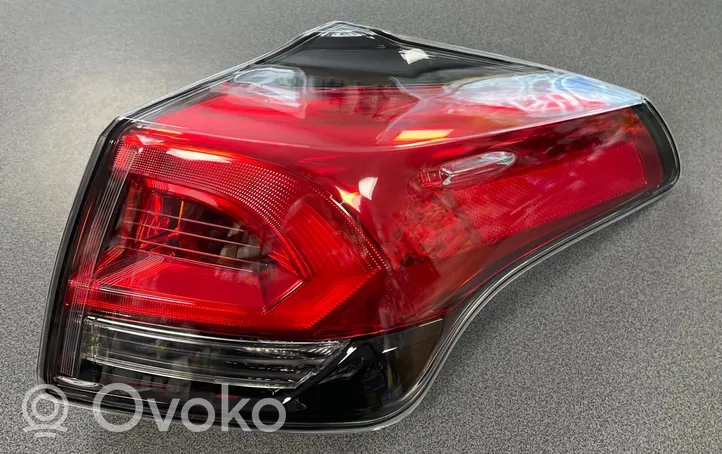 Toyota RAV 4 (XA40) Lampa tylna 815500R061