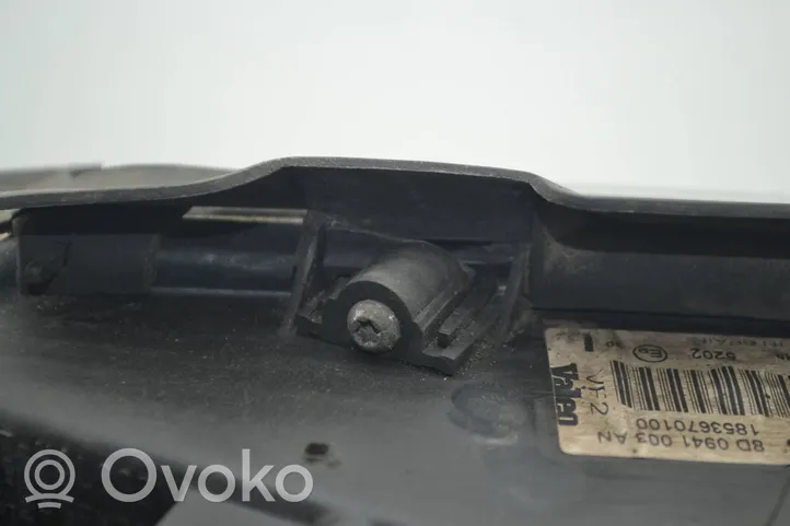 Audi A4 S4 B5 8D Lampa przednia 8D0941003A