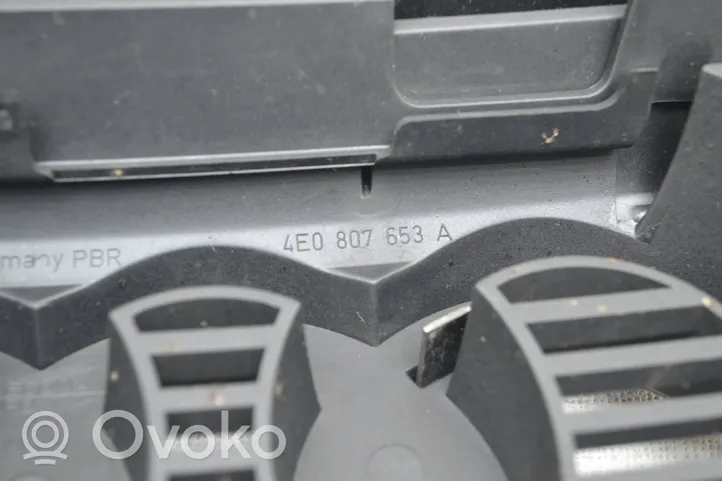 Audi A8 S8 D3 4E Etupuskurin ylempi jäähdytinsäleikkö 4E0807653A