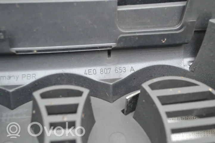 Audi A8 S8 D3 4E Grotelės viršutinės 4E0807653A