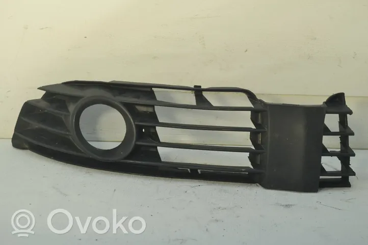 Audi A4 S4 B5 8D Front fog light trim/grill 11037G2