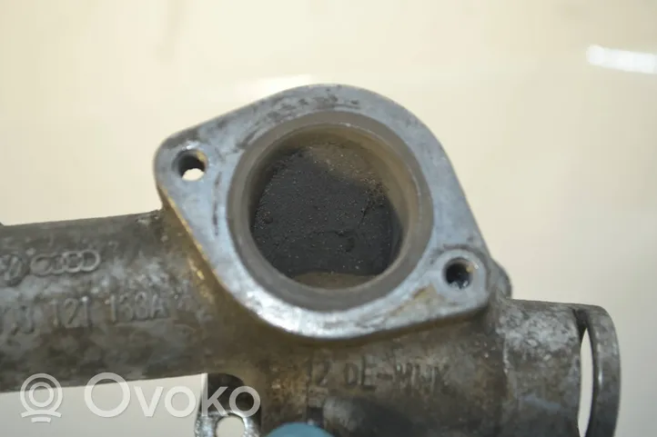 Audi A4 S4 B7 8E 8H Tuyau de liquide de refroidissement moteur 038121133A