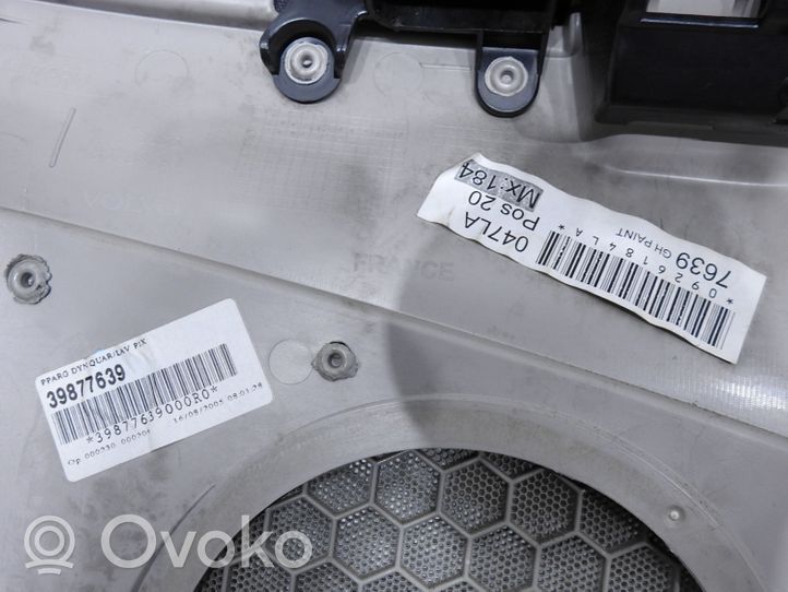 Volvo V50 Coupe-mallin takaosan koristelista 39877639