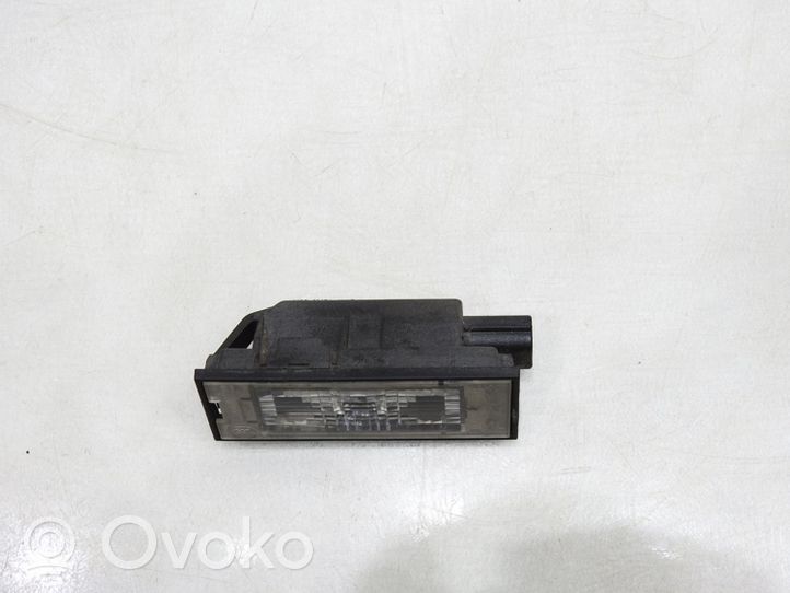 Renault Twingo II Lampa oświetlenia tylnej tablicy rejestracyjnej 8200480127