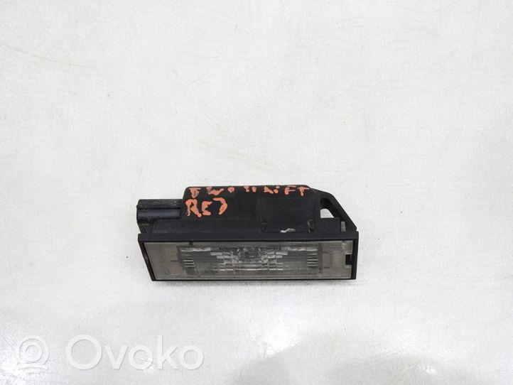 Renault Twingo II Lampa oświetlenia tylnej tablicy rejestracyjnej 8200480127