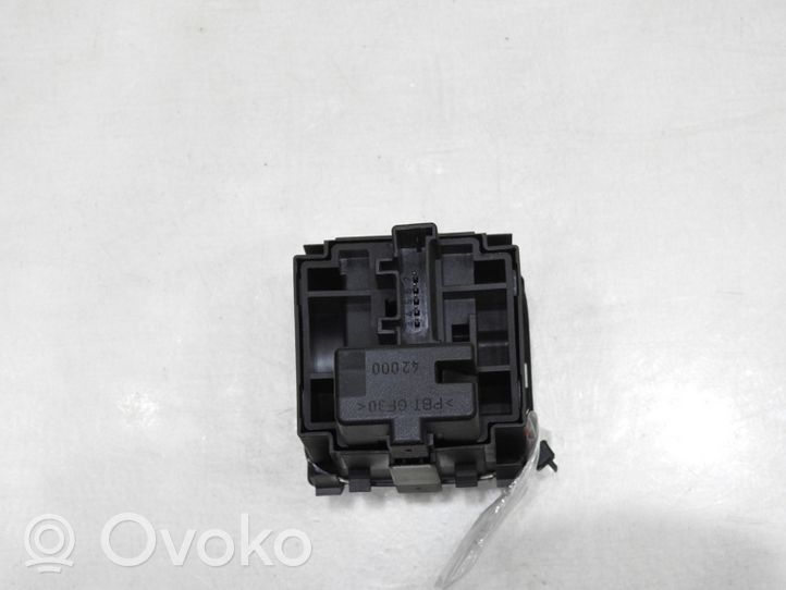 Renault Twingo II Light switch 8200095495D