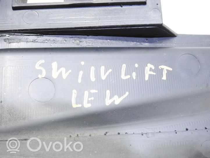 Suzuki Swift Etuoven kynnyksen suojalista 