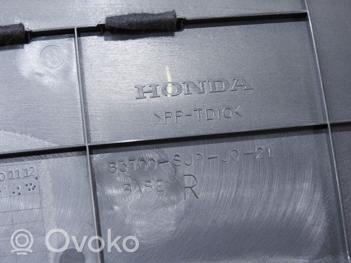 Honda FR-V Takaoven verhoilu 