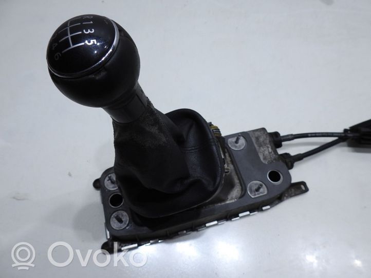 Volkswagen Touran I Selector/cambiador de marcha en la caja de cambios 1T0711048M