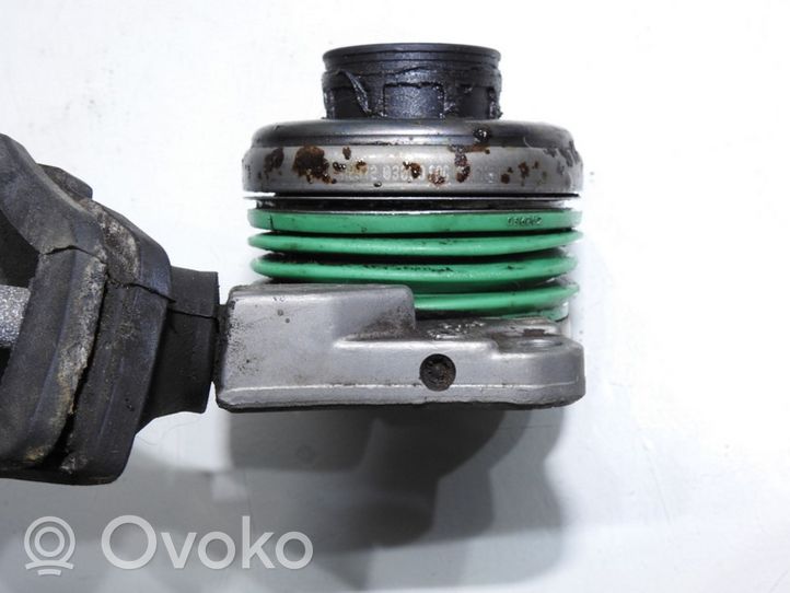 Volvo S60 Cuscinetto di rilascio della frizione 8667 661