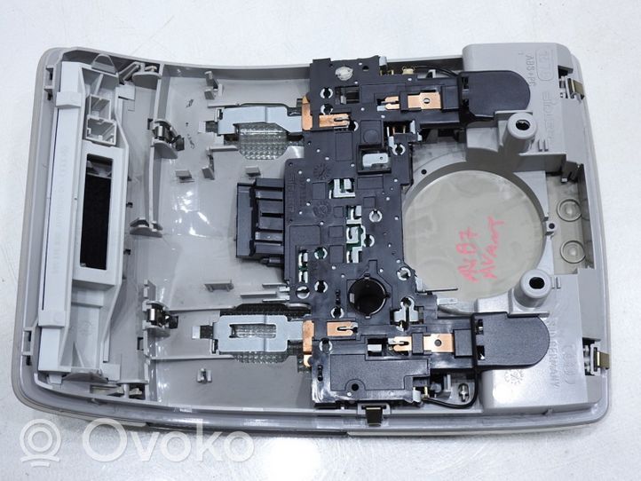 Audi A4 S4 B7 8E 8H Rivestimento della console di illuminazione installata sul rivestimento del tetto 