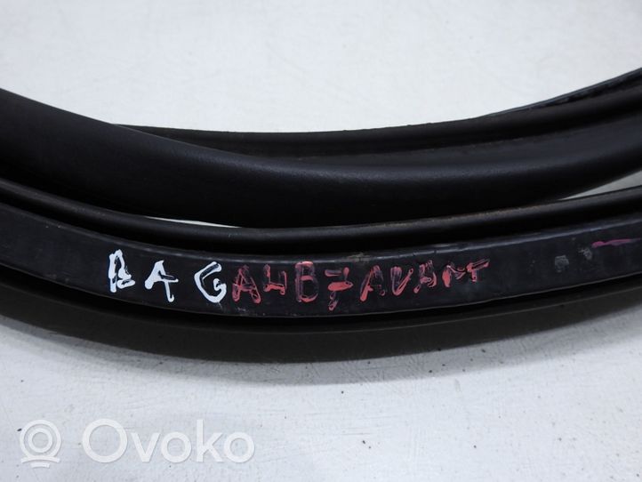 Audi A4 S4 B7 8E 8H Trunk rubber seal (body) 