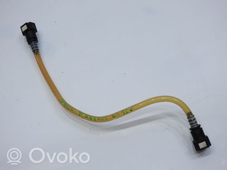 Peugeot 307 Tuyau d'alimentation conduite de carburant 