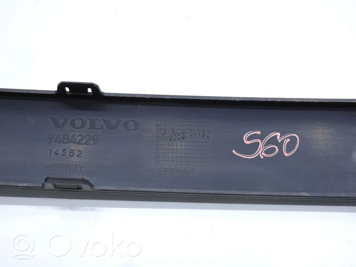 Volvo S60 Moulure de pare-chocs avant 