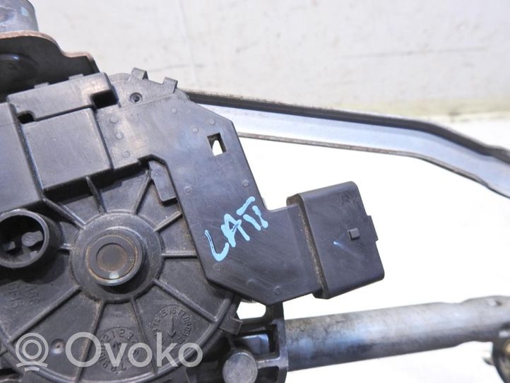 Renault Latitude (L70) Front wiper linkage and motor XXX