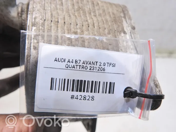 Audi A4 S4 B7 8E 8H Radiatore dell’olio del motore 06D117021C