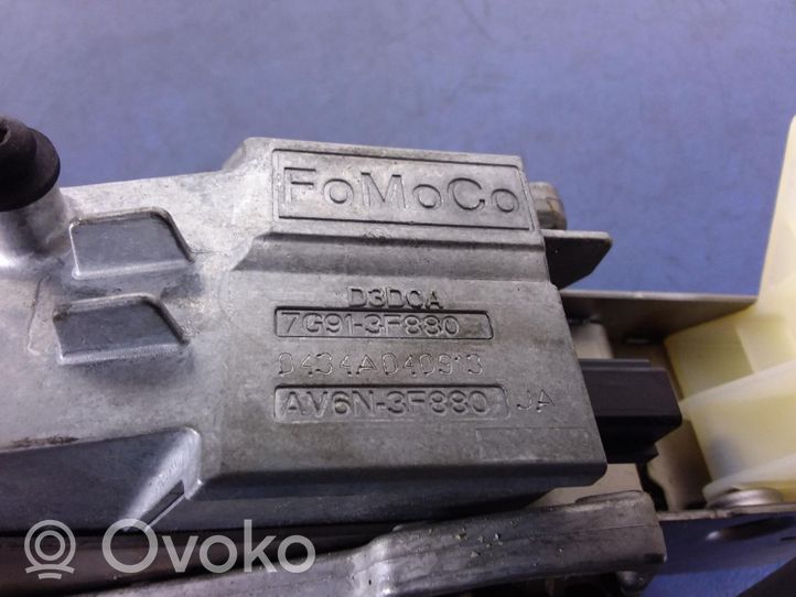 Ford Focus Ohjauspyörän akseli AV6N-3F880