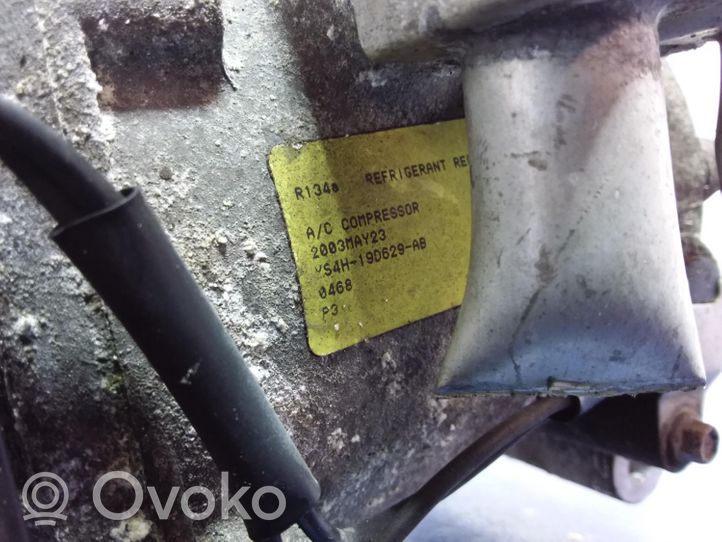 Mazda 323 F Ilmastointilaitteen kompressorin pumppu (A/C) YS4H-19D629-AB