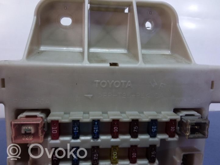 Toyota RAV 4 (XA20) Fuse box set 