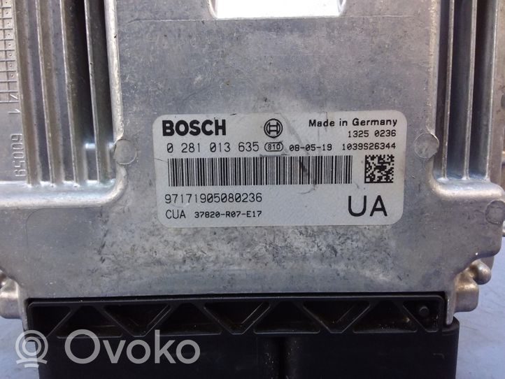 Honda CR-V Motora vadības bloka ECU 0281013635