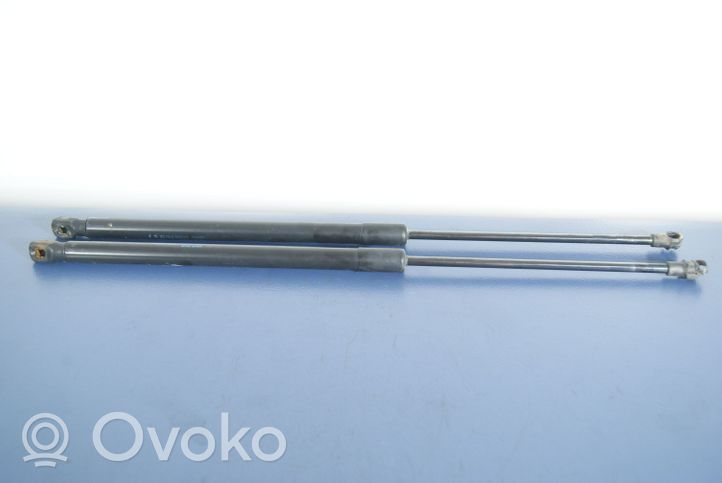 Volkswagen Golf V Staffa di rinforzo per ammortizzatore bagagliaio 1K9827550A