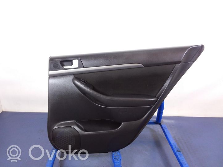 Toyota Avensis T250 Set di rivestimento del pannello della portiera 