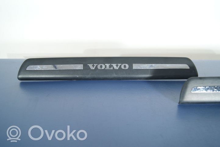Volvo V50 Jalkatilan sivukoristelista 08622671