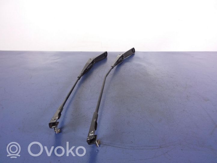 Ford Focus Front wiper blade arm 4M51-17526-CC